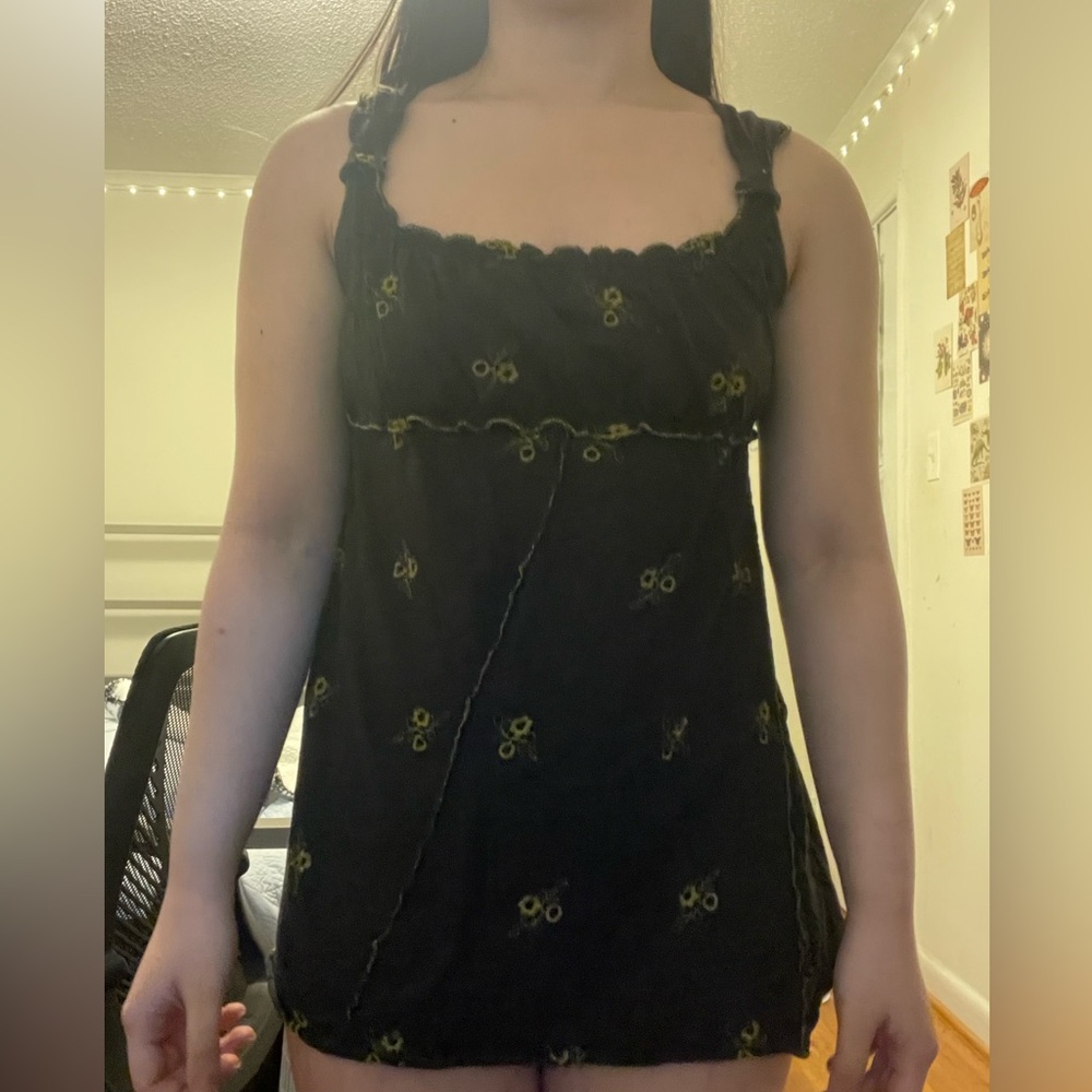 Flower embroidered top